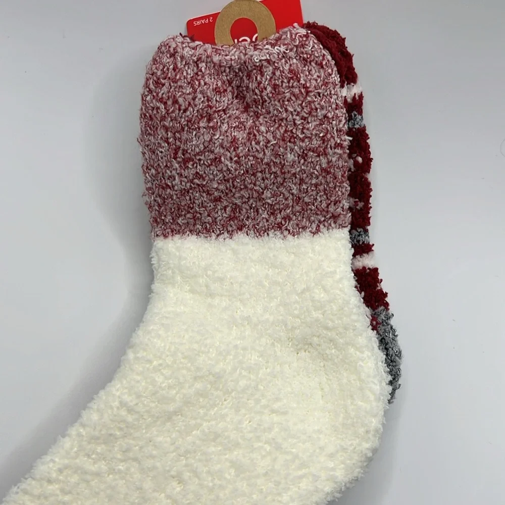 Socks, 2 pair, NWT in Red, Cream and Gray, great gift!